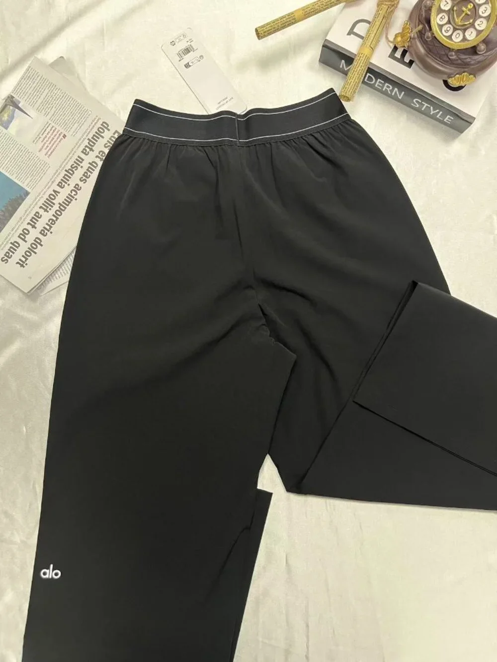 🥘NWT Black ALO Yoga Suit Up Trouser  (Regular)🖤 Simple and elegant